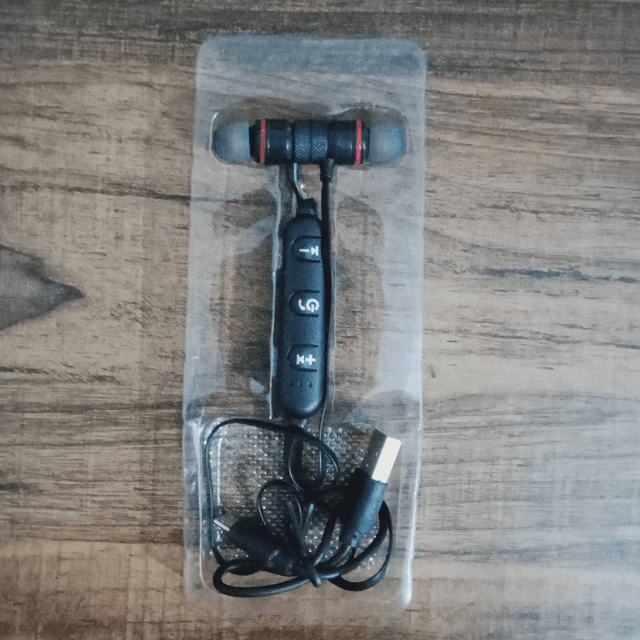 Magnetic Wireless Bluetooth Earphone