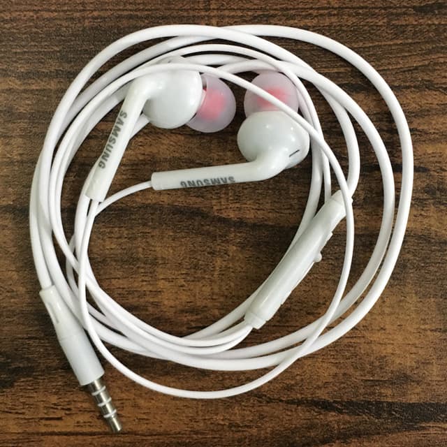 Samsung Genuine Handsfree Full HD Bass
